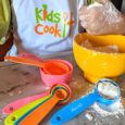 «Attraverso l’atto del cucinare è possibile riappropriarsi di tempo prezioso per rafforzare il legame con i nostri figli, costruendo con loro ricordi positivi e unici». Danielle Bolla, Kids Cook It […]
