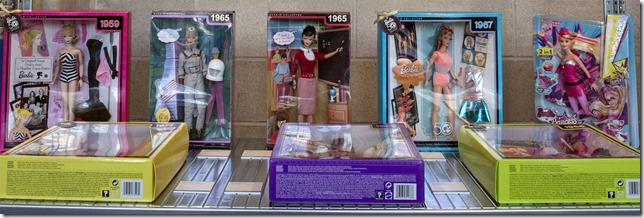 DESIGNINTOYS - Barbie della Mattel dal 1959 al 2015 (2)